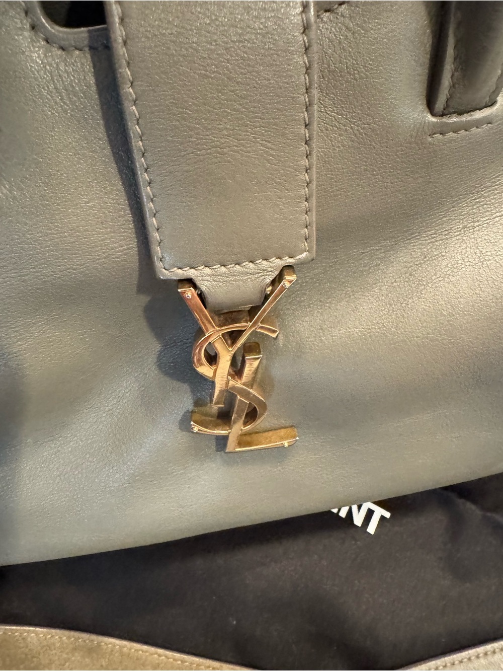 SAINT LAURENT Calfskin Baby Monogram Downtown Cabas Earth
Saint Laurent - Picture 6 of 12